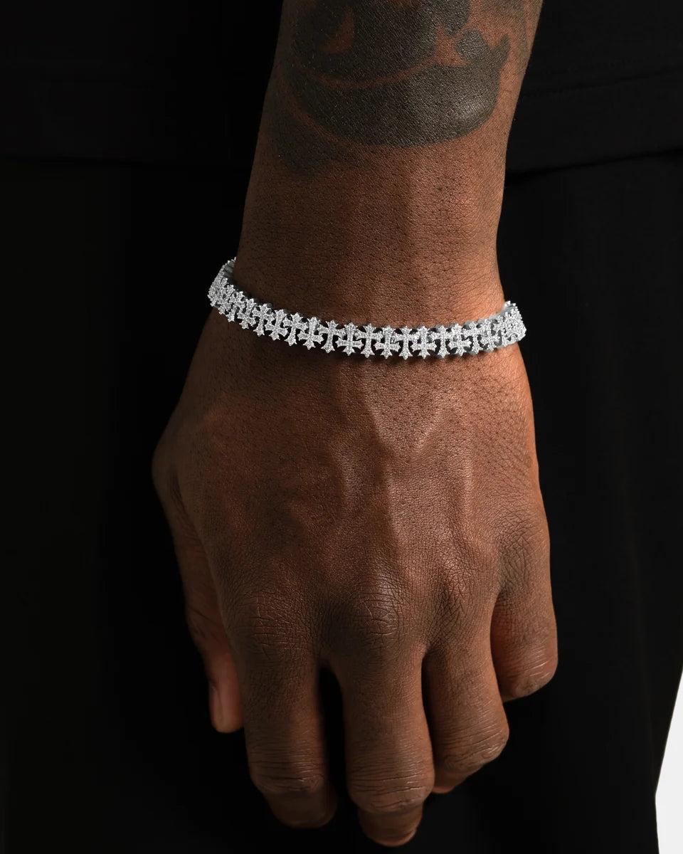 Bracelet glacé motif croix 8,5 mm, finition argent