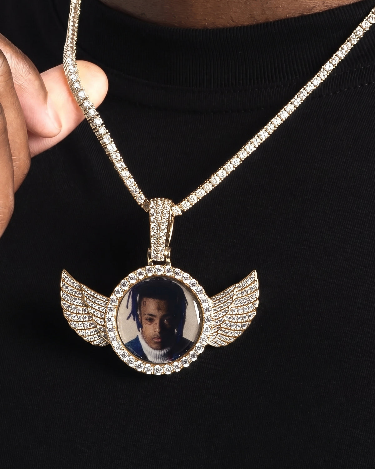 Pendentif photo ailes d'ange glacé, finition or