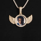 Pendentif photo ailes d'ange glacé, finition or, vue 2