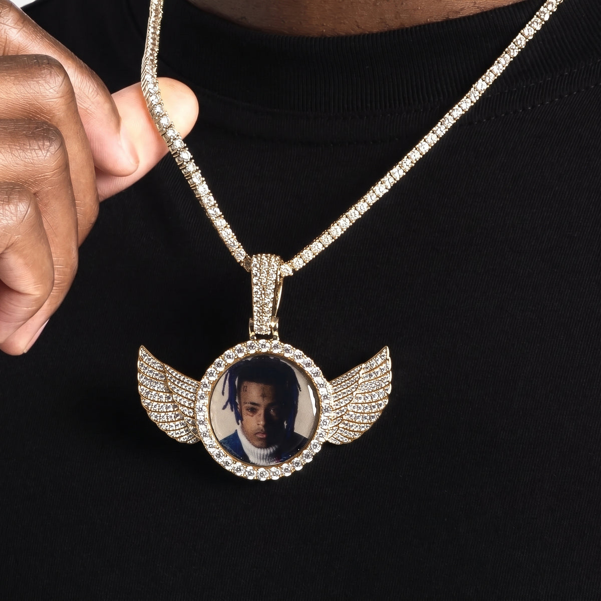 Pendentif photo ailes d'ange glacé, finition or