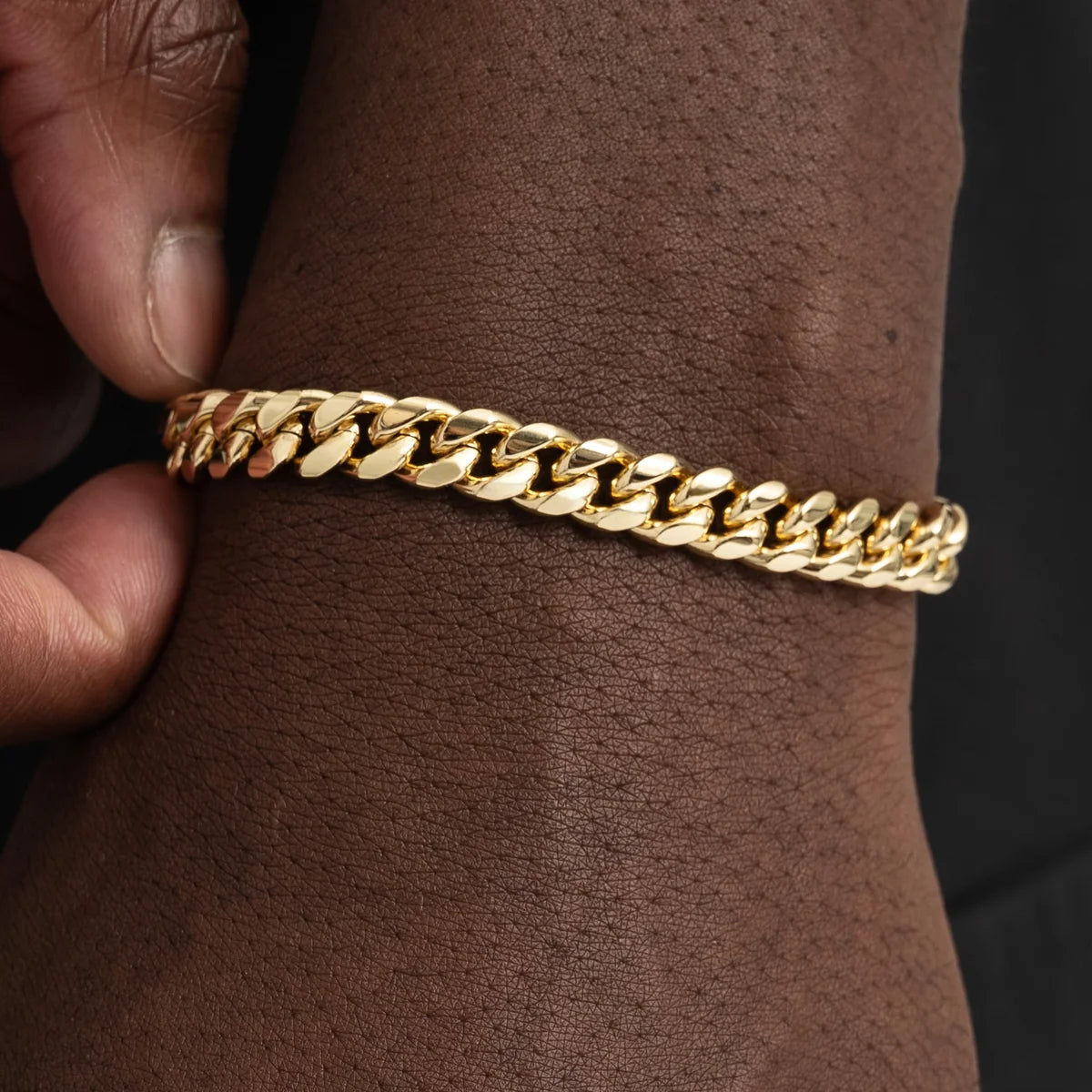 Bracelet cubain Miami 8 mm, finition or, vue 2