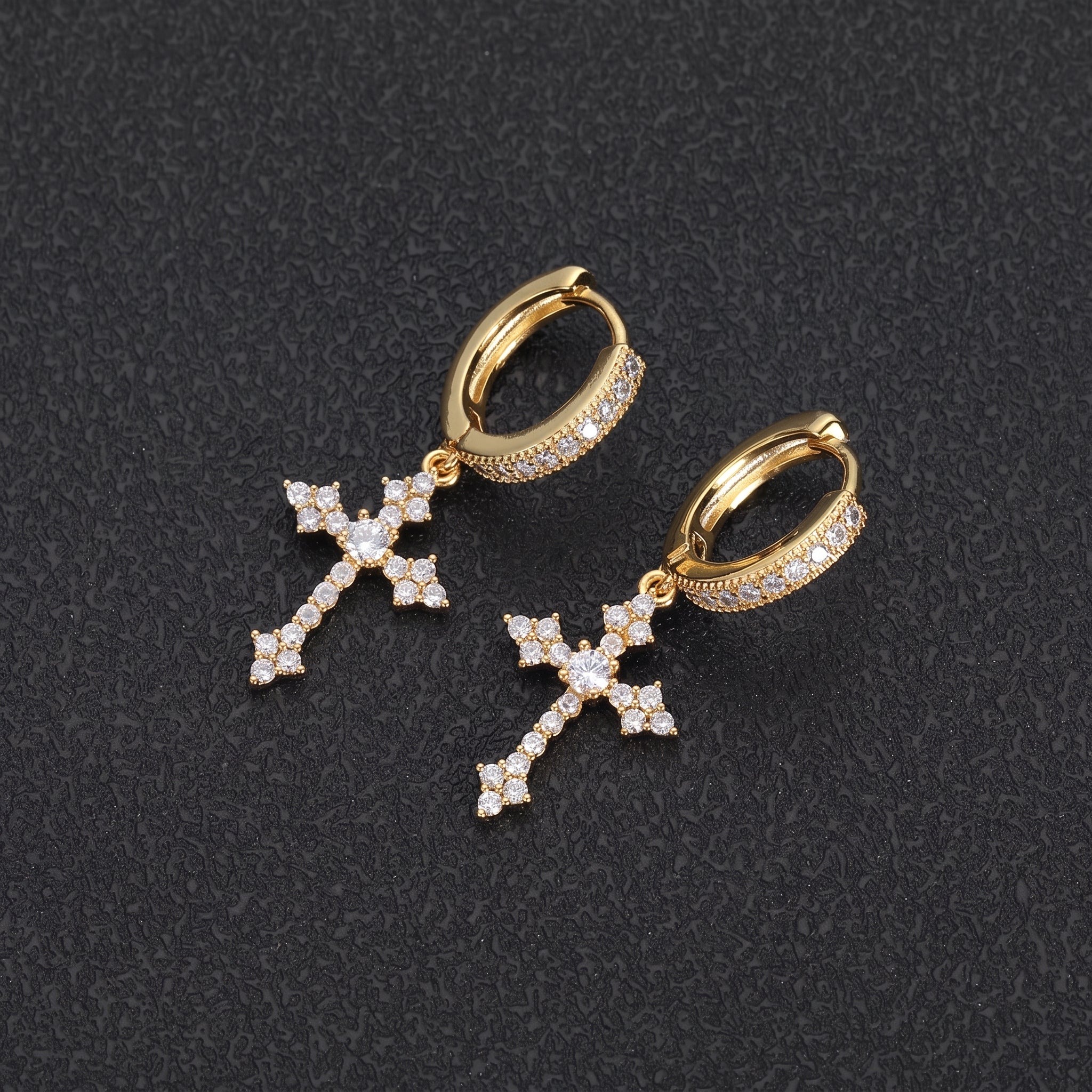 Créoles croix glacées, finition or, vue 3