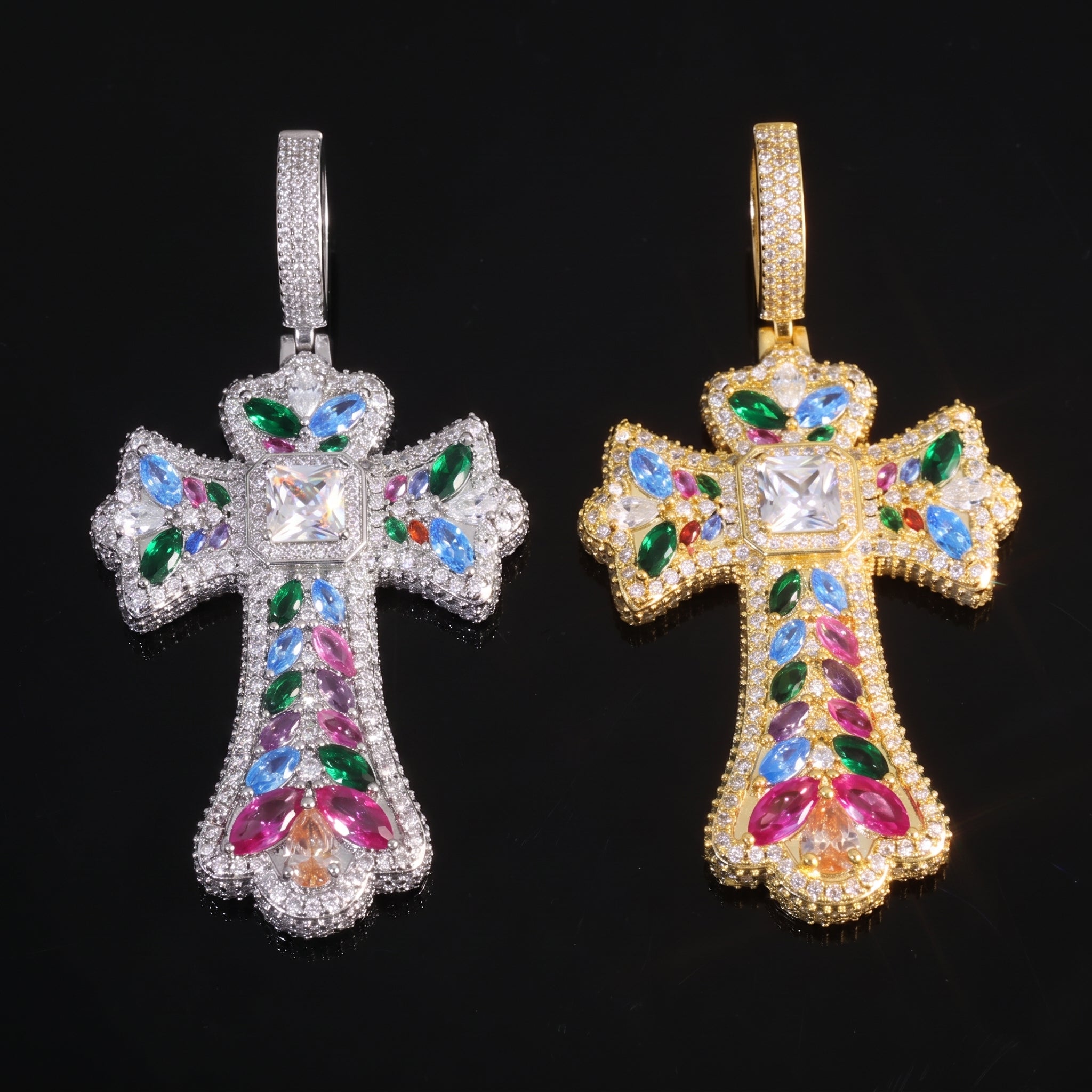 Pendentif croix glacée arc-en-ciel, détail 2