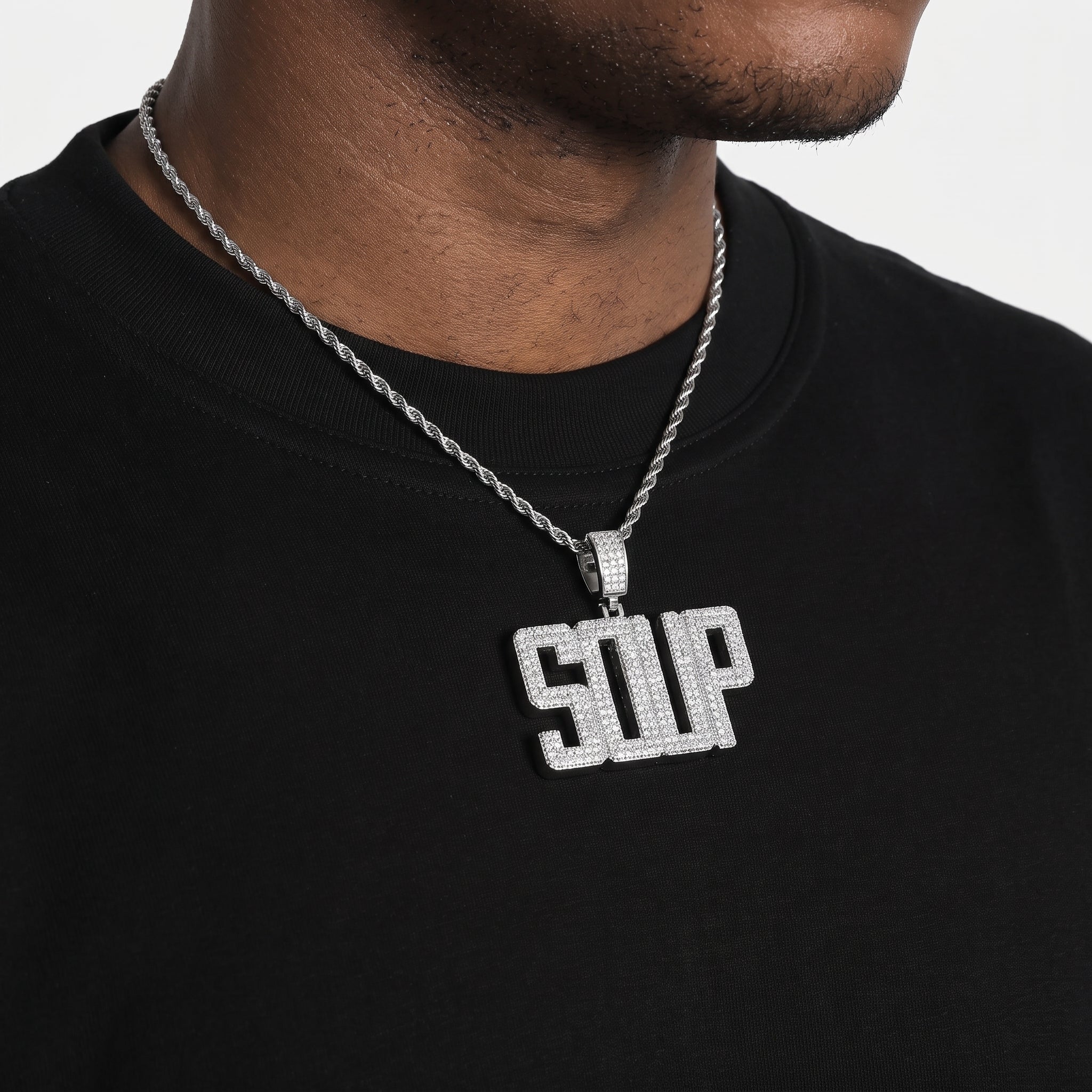 Pendentif lettres glacées bloc, finition argent, vue 4