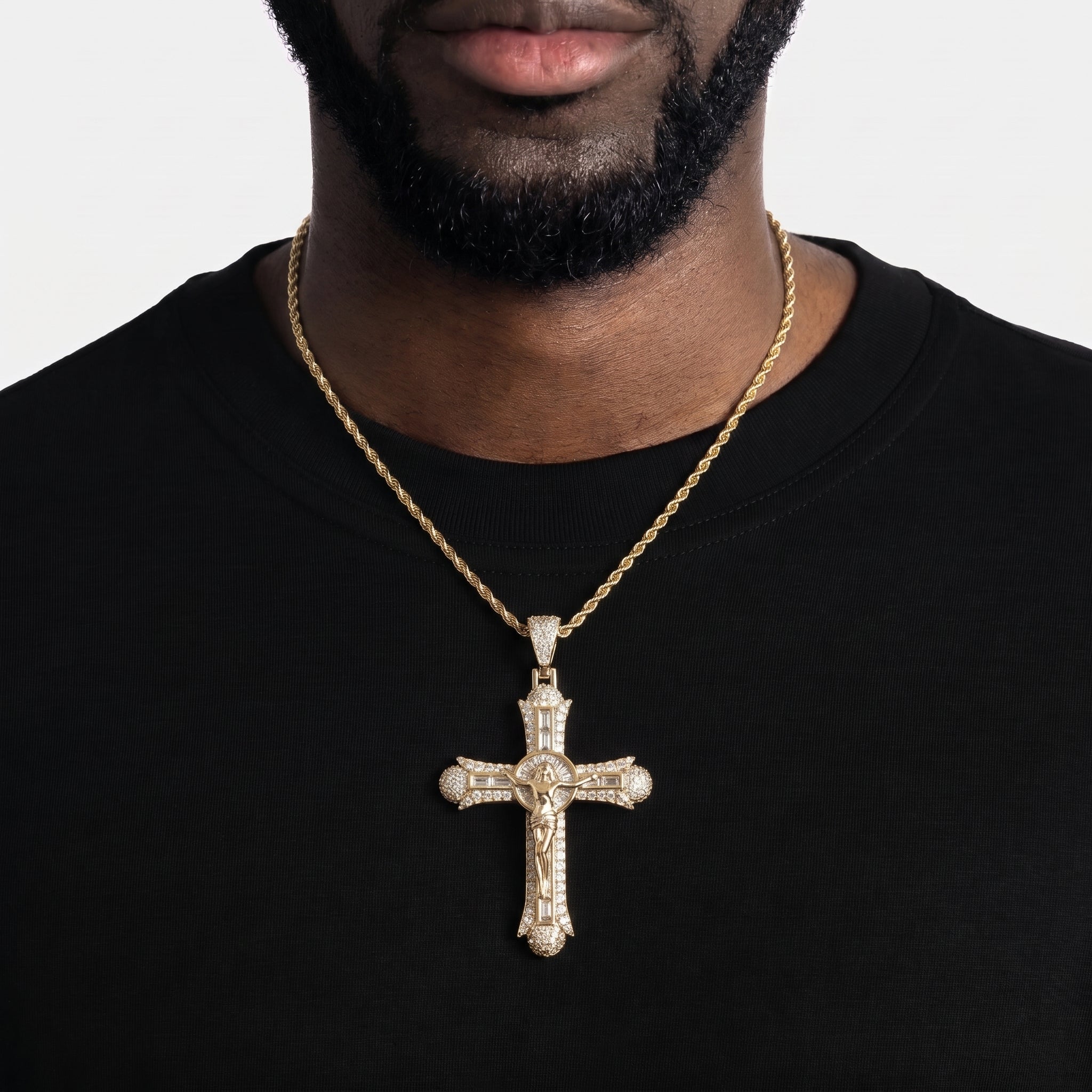 Pendentif crucifix glacé, finition or, vue 2