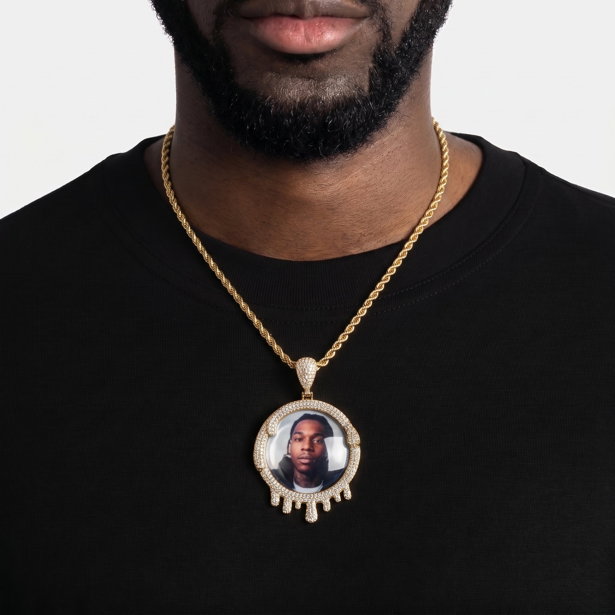 Pendentif photo drip glacé, finition or, vue 2