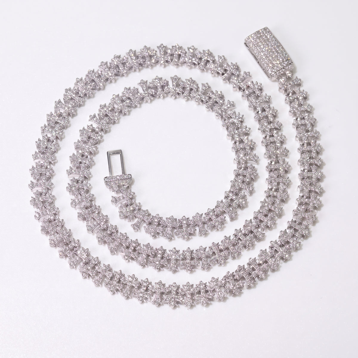 Chaîne glacée motif croix 8,5 mm, finition argent, vue 4