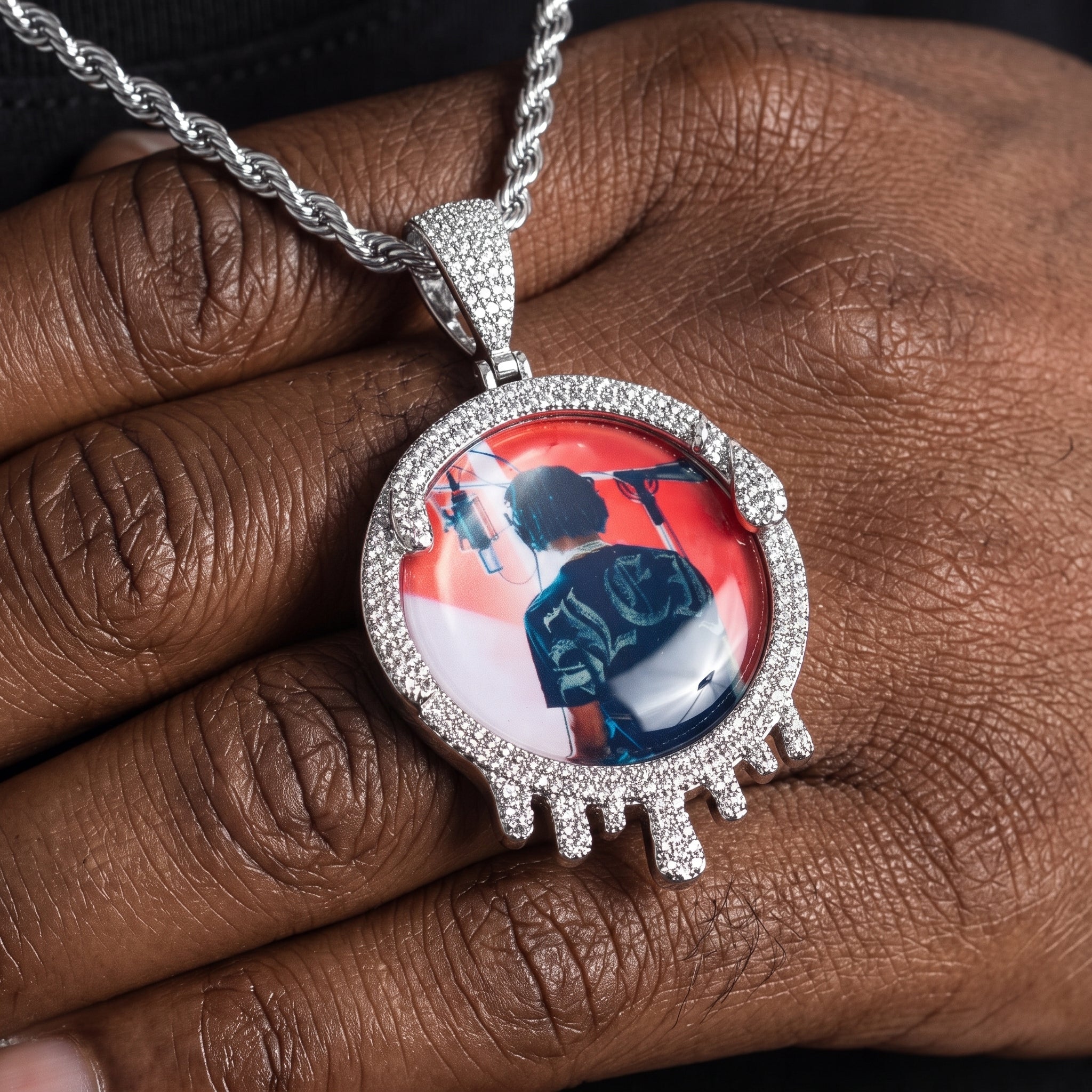 Pendentif photo drip glacé, finition argent, vue 3