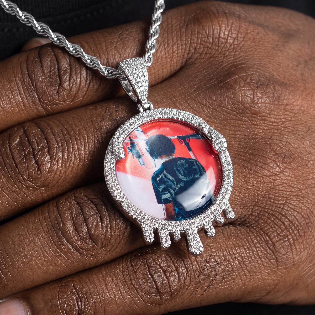 Pendentif photo drip glacé, finition argent, vue 3