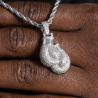 Pendentif gants de boxe glacés, finition argent