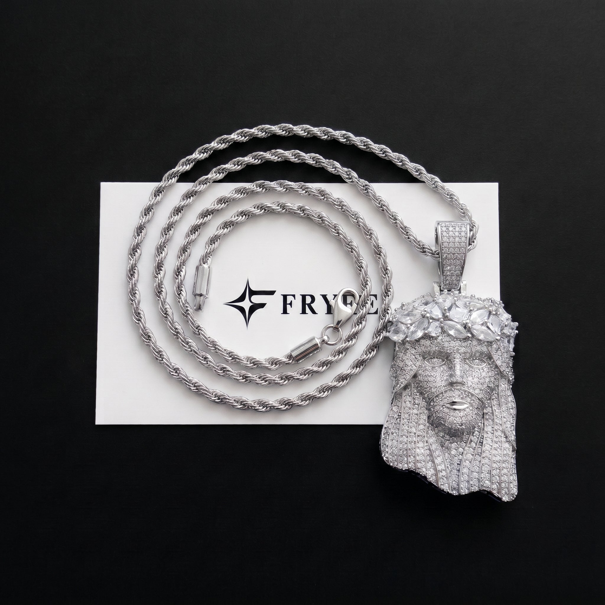 Pendentif tête de Christ glacée, finition argent, vue 5