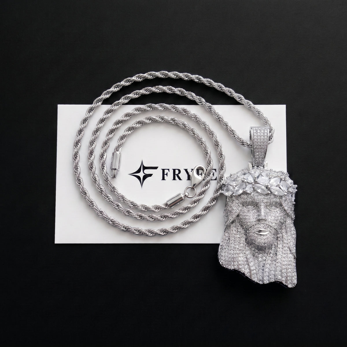 Pendentif tête de Christ glacée, finition argent, vue 5