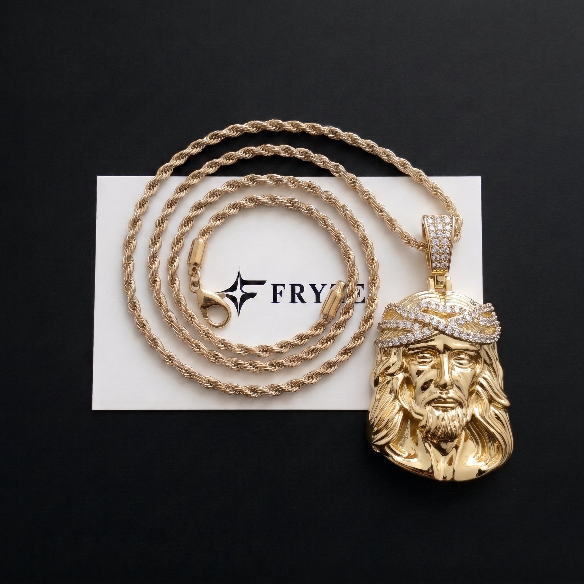 Pendentif tête de Christ couronne d'épines, finition or, vue 5
