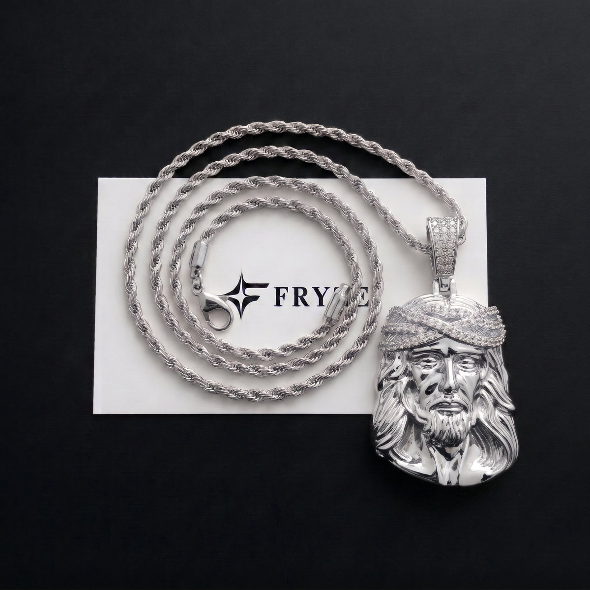 Pendentif tête de Christ couronne d'épines, finition argent, vue 5