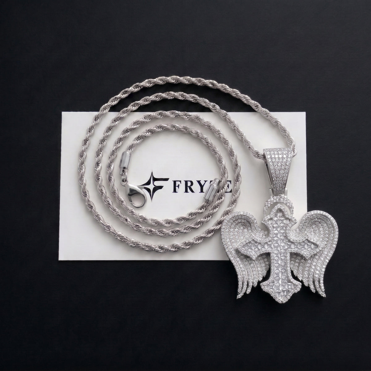 Pendentif croix ailes d'ange glacée, finition argent, vue 5
