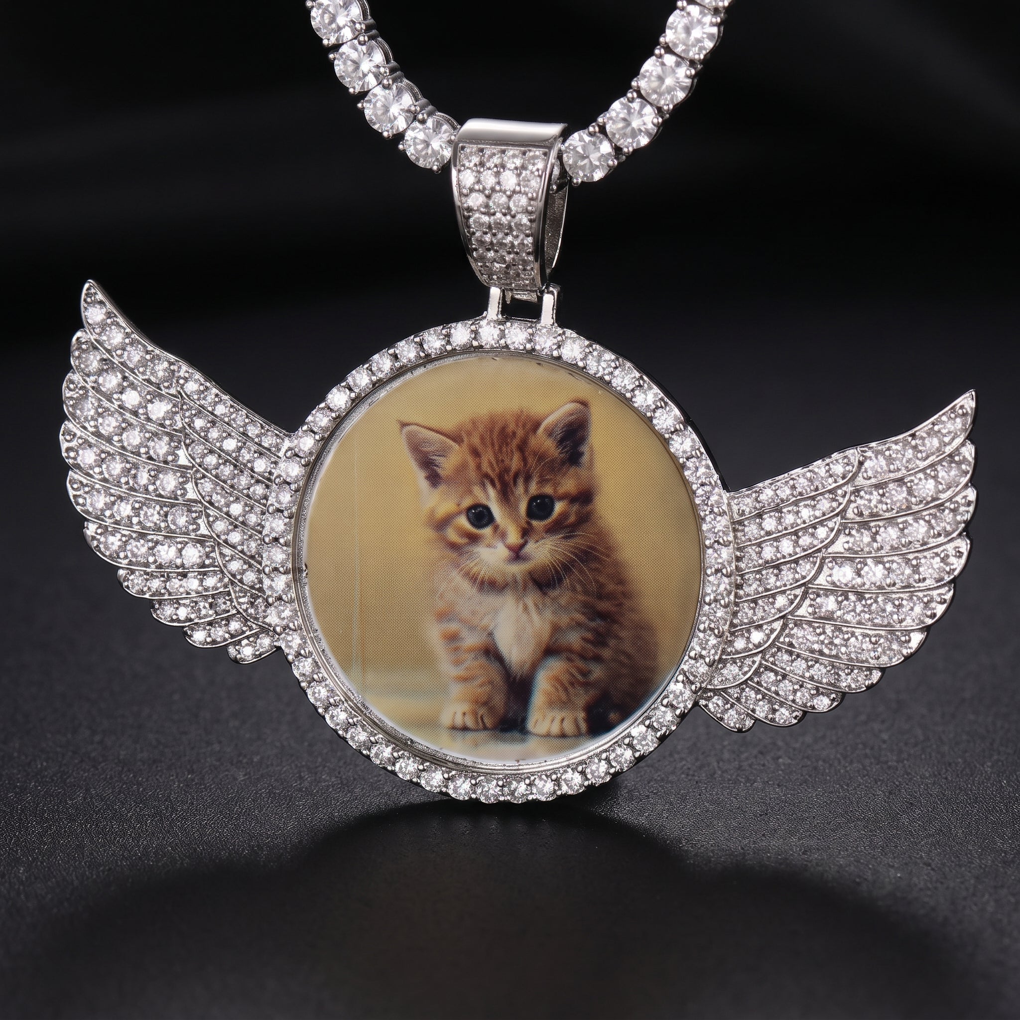 Pendentif photo ailes d'ange glacé, finition argent, vue 2